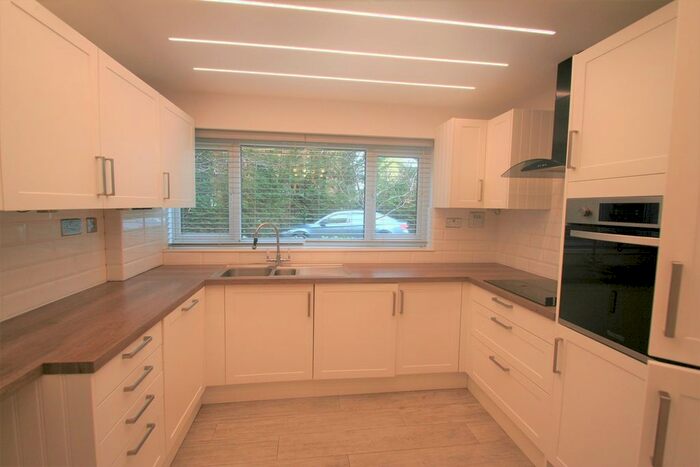 2 Bedroom Flat To Rent In Sunningfields Road, London, NW4