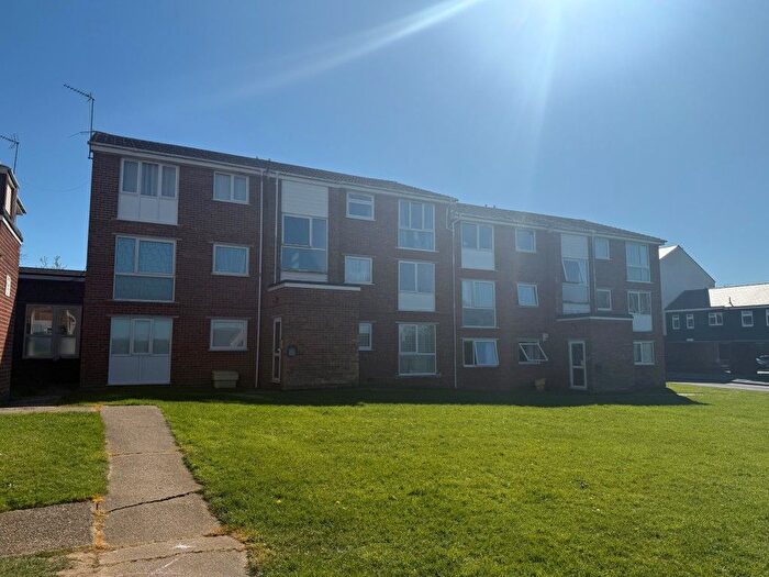 2 Bedroom Flat For Sale In Trafalgar Court, Braintree, Essex, CM7