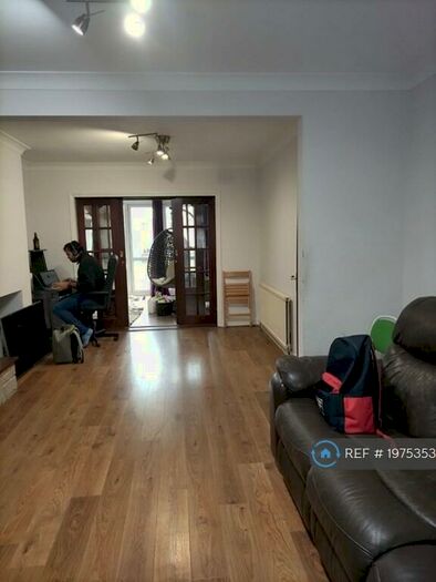 3 Bedroom Detached House To Rent In Axminster Crescent, Welling, DA16