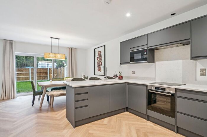 4 Bedroom Detached House For Sale In Clive Road, Great Warley, Brentwood, Essex, CM13