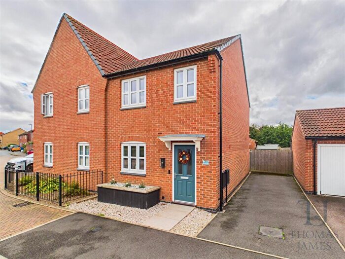 3 Bedroom Semi-Detached House For Sale In Tongue Way, Ruddington, Nottingham, NG11