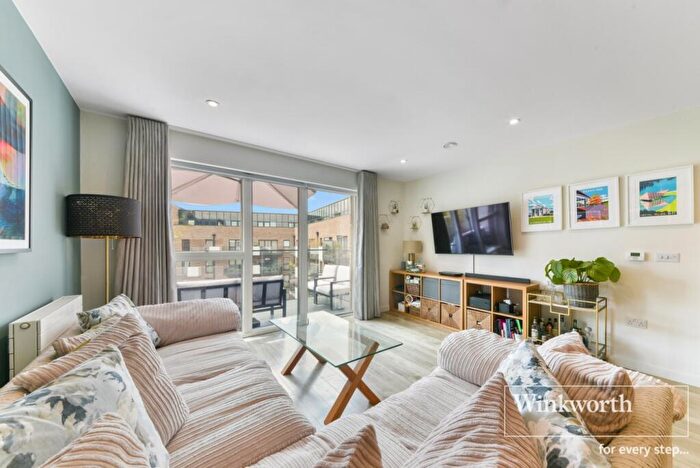 2 Bedroom Apartment For Sale In Station Approach, London, SE26