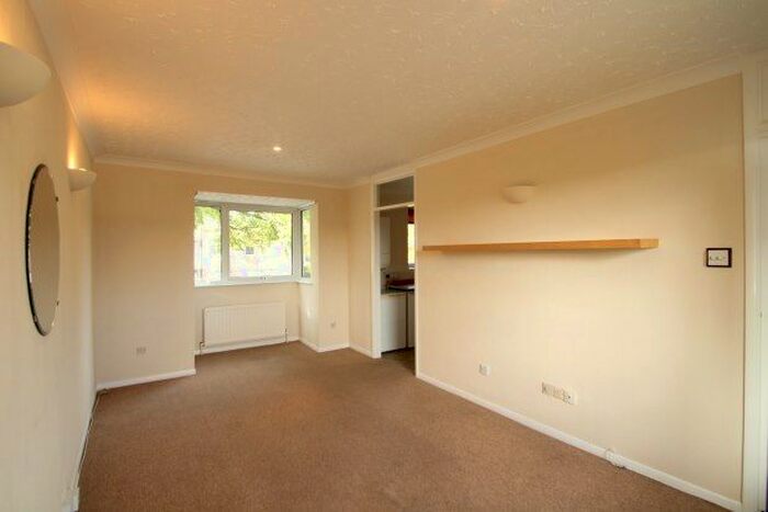 1 Bedroom Flat To Rent In Drayton Court, Bromley, BR2