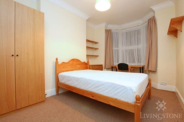 3 Bedroom Terraced House To Rent In Harrow Road, LE3