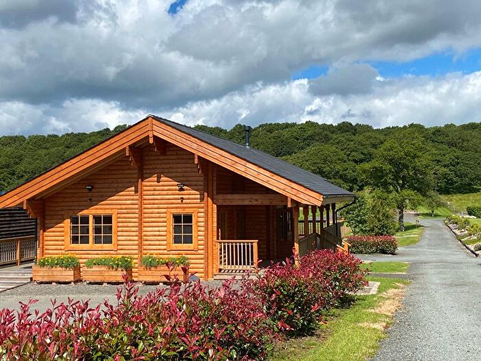 2 Bedroom Lodge For Sale In Glan-Y-Nant, Llanidloes, SY18
