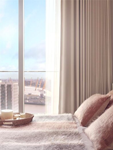 2 Bedroom Apartment For Sale In Park Drive, Canary Wharf, E14