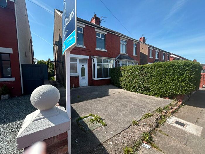 3 Bedroom Semi-Detached House For Sale In George Avenue, Blackpool, Lancashire, FY4
