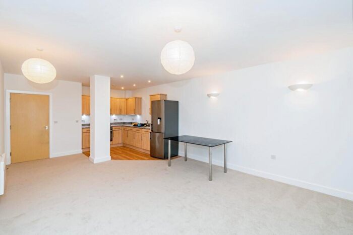 1 Bedroom Flat For Sale In High Street, Southampton, Hampshire, SO14