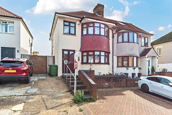 2 Bedroom Semi Detached House For Sale In Totnes Road, Welling, DA16