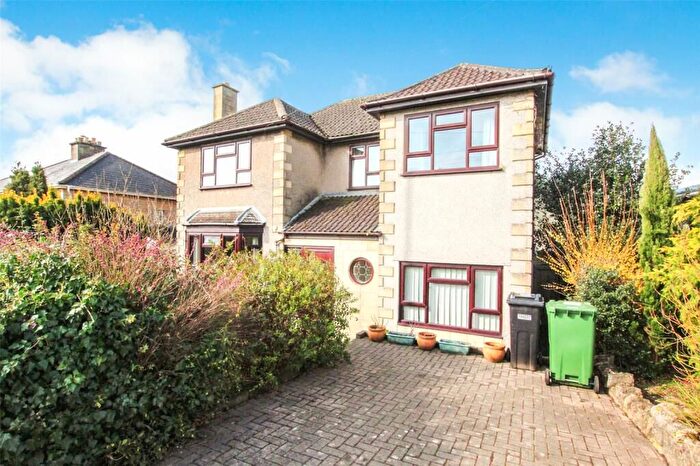 4 Bedroom Detached House For Sale In Bath New Road, Radstock, BA3