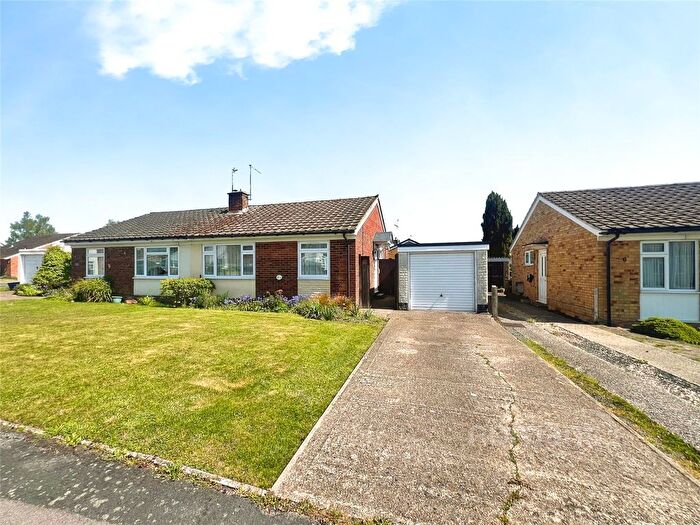 1 Bedroom Bungalow For Sale In Southlands Close, Ash, Surrey, GU12
