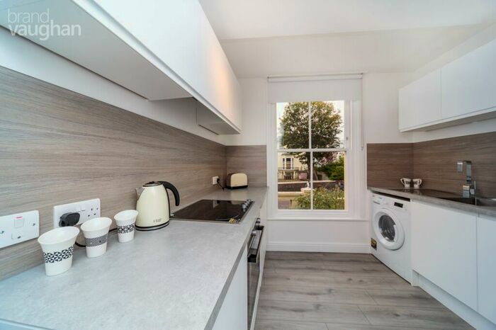 Flat To Rent In Buckingham Place, Brighton, BN1