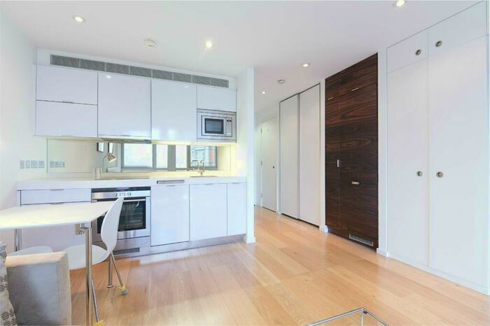 Studio To Rent In Ontario Tower, Fairmont Avenue, London, E14