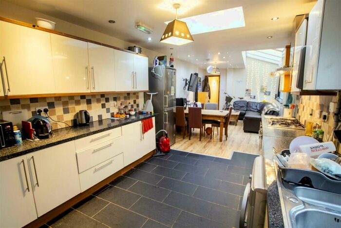 7 Bedroom House To Rent In Teignmouth Road, Birmingham, B29