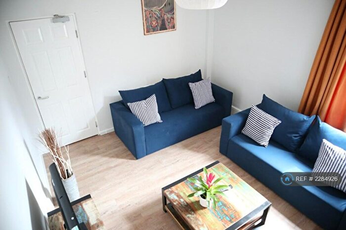 6 Bedroom End Of Terrace House To Rent In Alderson Road, Liverpool, L15