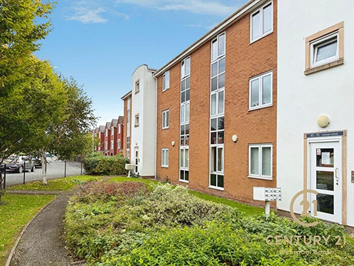 2 Bedroom Flat For Sale In Hansby Drive, Hunts Cross, Liverpool, L24