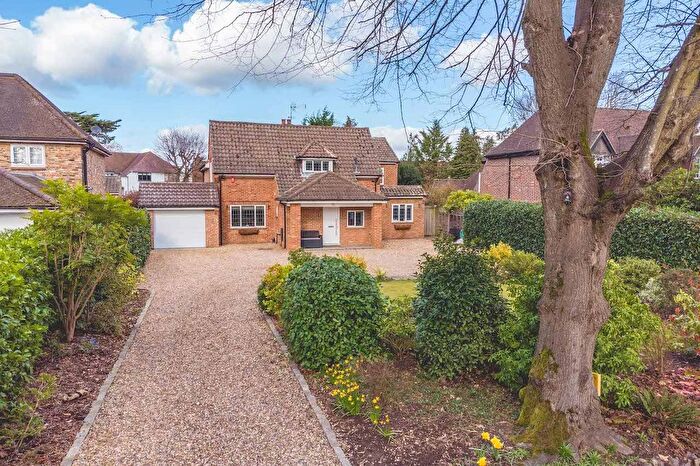 4 Bedroom Detached House For Sale In Lewins Road, Chalfont St Peter, SL9
