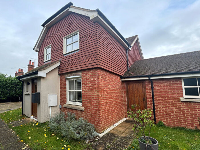 3 Bedroom Link Detached House To Rent In Holt Lane, Hook, Hampshire, RG27
