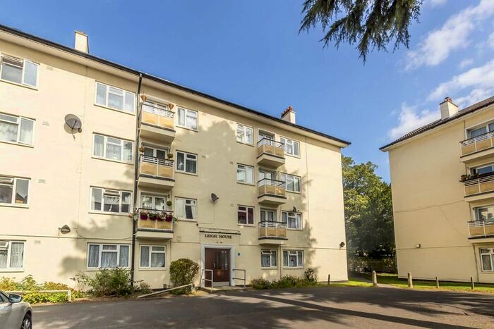 3 Bedroom Flat To Rent In Kingsnympton Park, Kingston Upon Thames, KT2