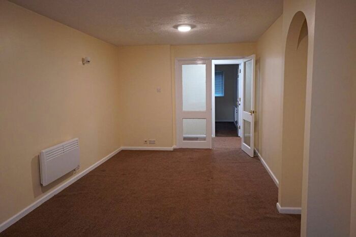2 Bedroom Flat To Rent In Waterside Close, Barking, IG11