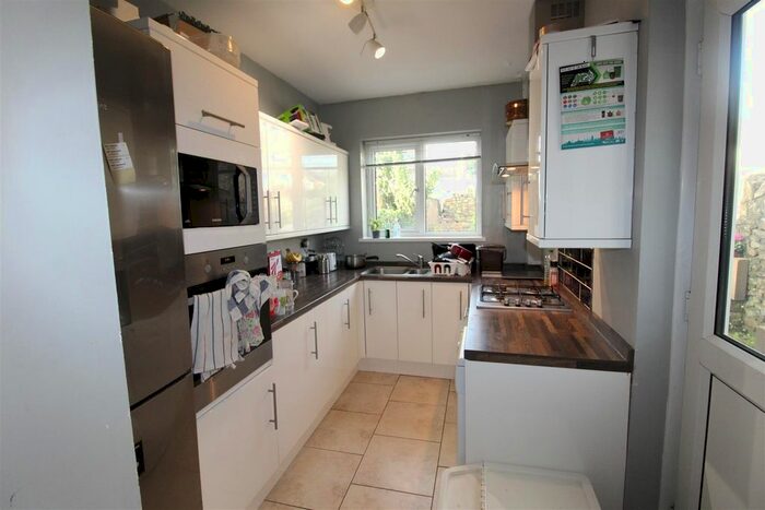 3 Bedroom Property To Rent In Woodville Road, Cathays, Cardiff, CF24