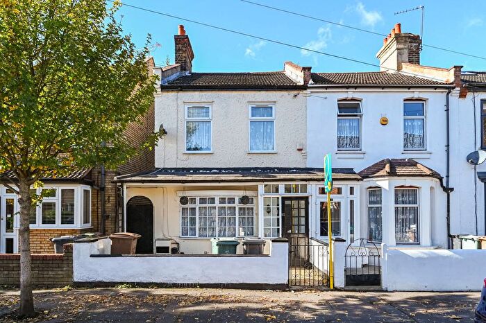 3 Bedroom Property For Sale In Kitchener Road, Walthamstow, London, E17