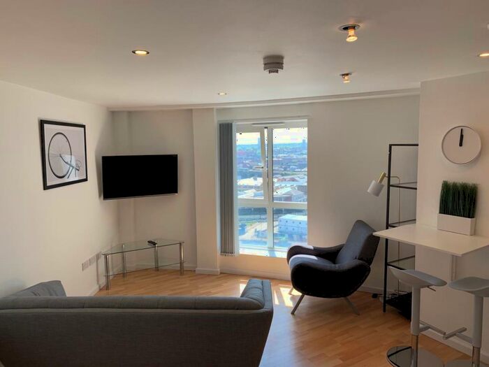 2 Bedroom Apartment To Rent In Hive, Masshouse Plaza, Birmingham, B5