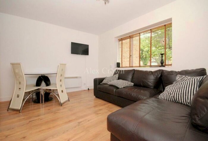 1 Bedroom Flat To Rent In Escuan Lodge, Aberdeen Park, Highbury, N5