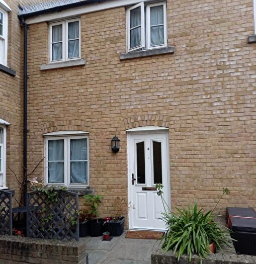 2 Bedroom House To Rent In George Street, Ryde, PO33