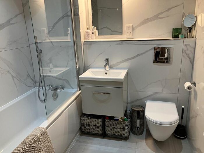 2 Bedroom Flat To Rent In Box Ridge Avenue, CR8