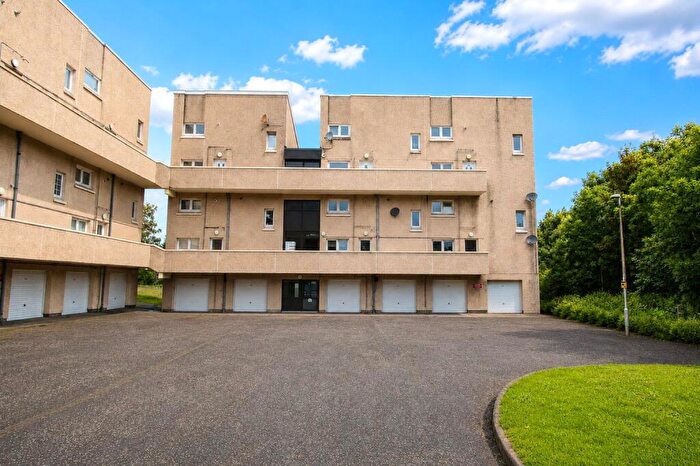 2 Bedroom Flat To Rent In Golfdrum Street, Dunfermline, Fife, KY12