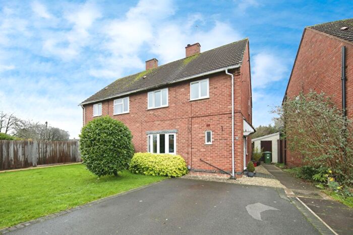 3 Bedroom Semi Detached House For Sale In Dudley Road, Kenilworth, CV8