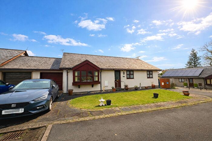3 Bedroom Semi-Detached Bungalow For Sale In Maes Y Garth, Minffordd, Penrhyndeudraeth, LL48