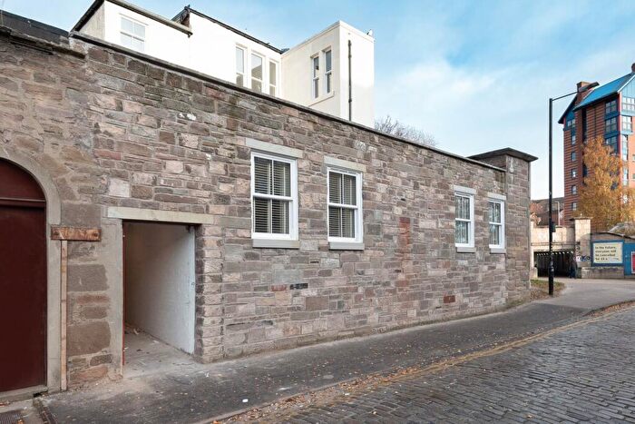 2 Bedroom Apartment For Sale In Cowgate, Dundee, DD1