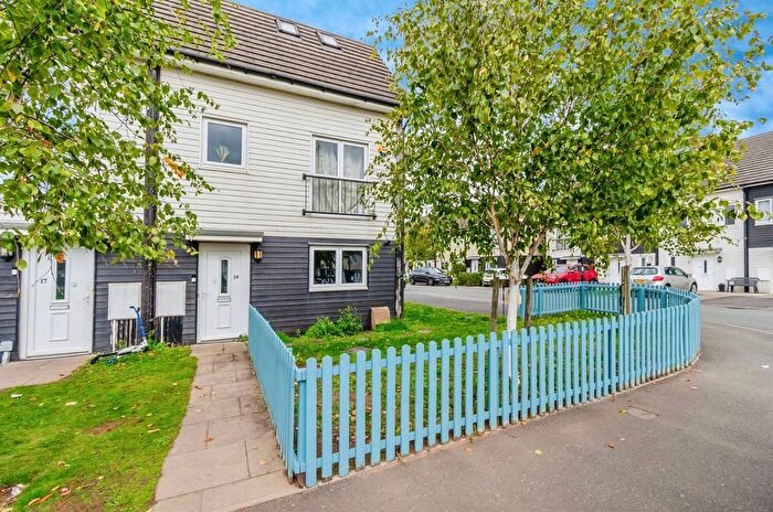 4 Bedroom Semi-detached House For Sale In Pattern Drive, Wednesbury, WS10