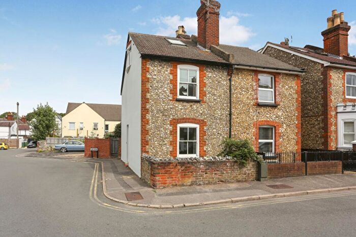 4 Bedroom Semi-Detached House To Rent In Park Road, Guildford, GU1