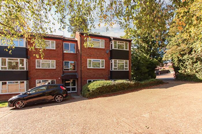 2 Bedroom Flat For Sale In Allandale, Hemel Hempstead, HP2