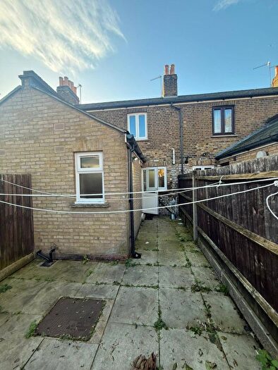 2 Bedroom Terraced House To Rent In Southall, UB1