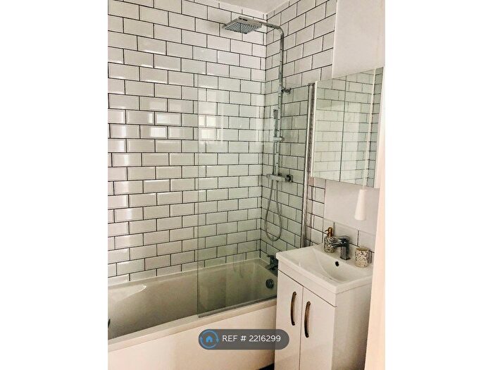 1 Bedroom Flat To Rent In Upper Rock Gardens, Brighton, BN2