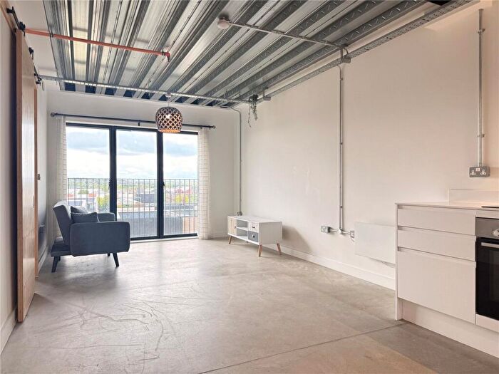 2 Bedroom Apartment To Rent In Aire Lofts, Happy Walk, Leeds, LS9