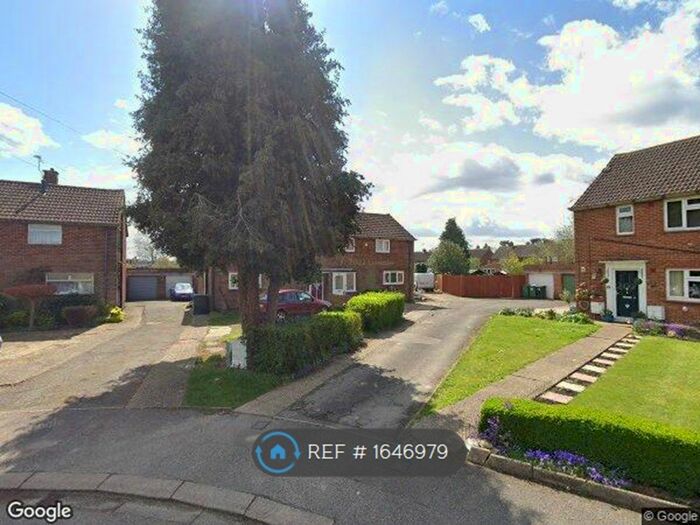 3 Bedroom Semi-Detached House To Rent In Summerfield Close, London Colney, St. Albans, AL2