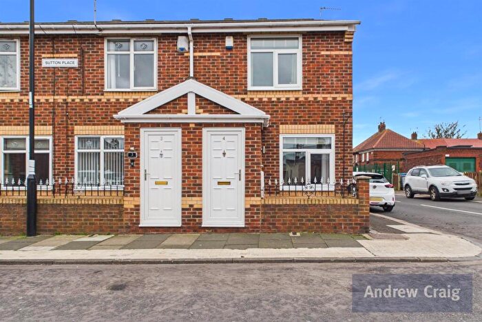 2 Bedroom End Of Terrace House For Sale In Sutton Place, Pallion, SR4