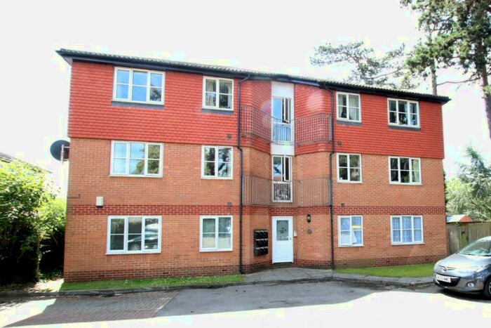 2 Bedroom Flat To Rent In Westcote Road, , Reading, Reading, RG30