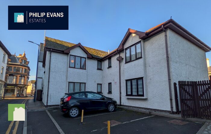 1 Bedroom Flat To Rent In Queen Street, Aberystwyth, SY23