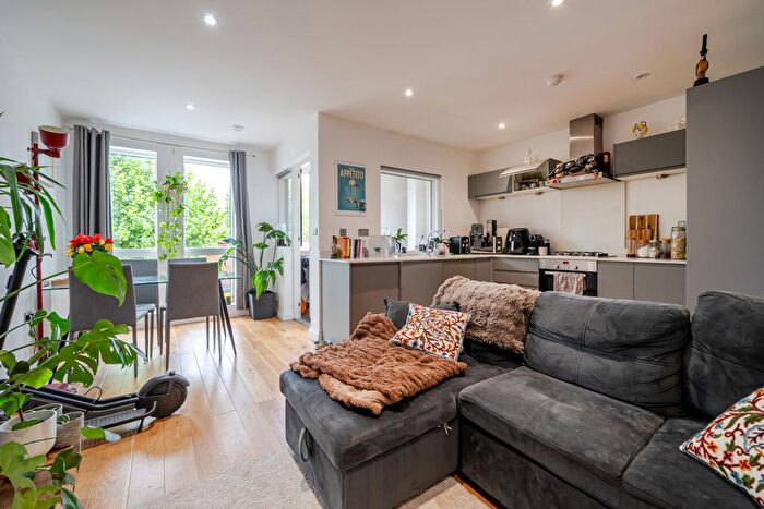 1 Bedroom Flat For Sale In St. James's Road, London, SE1