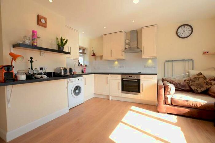 1 Bedroom Apartment To Rent In Reading Road, Yateley, GU46