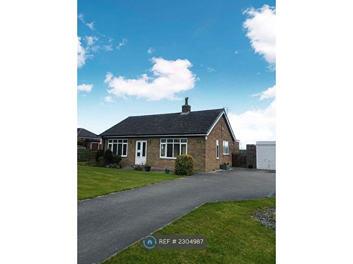 2 Bedroom Bungalow To Rent In Main Street, Tunstall, Hull, HU12