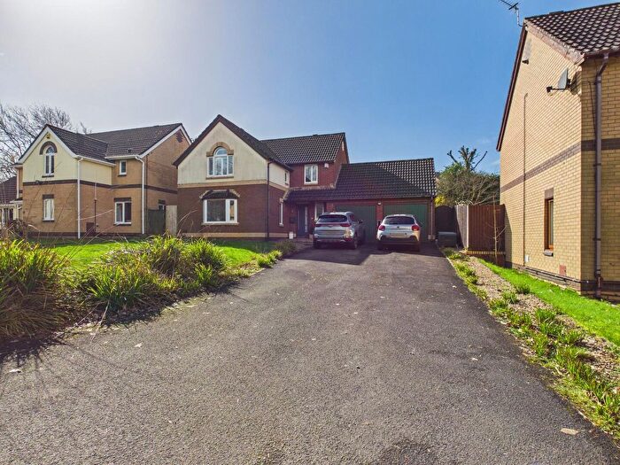 4 Bedroom Detached House For Sale In Hollyhock Drive, Brackla, Bridgend, CF31