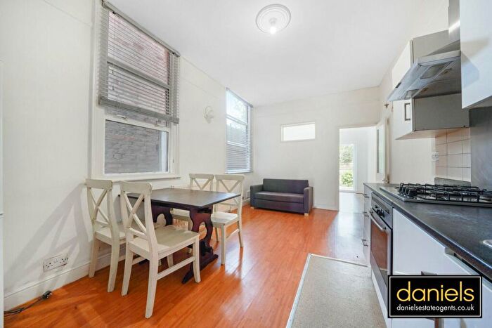 Flat To Rent In Anson Road, Willesden Green, London, NW2