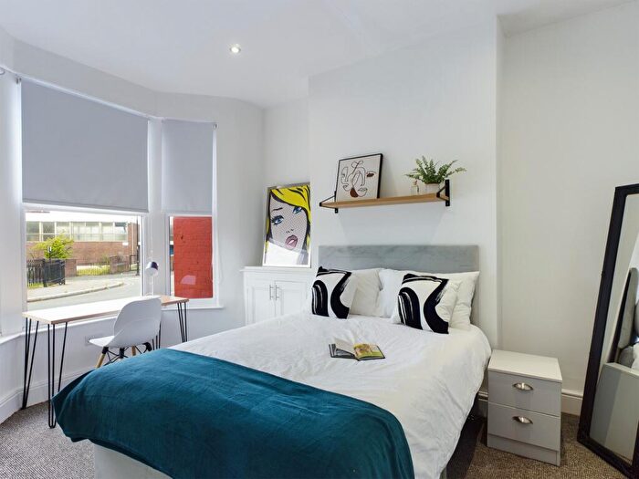 7 Bedroom House To Rent In Well Meadow Drive, Sheffield, S3